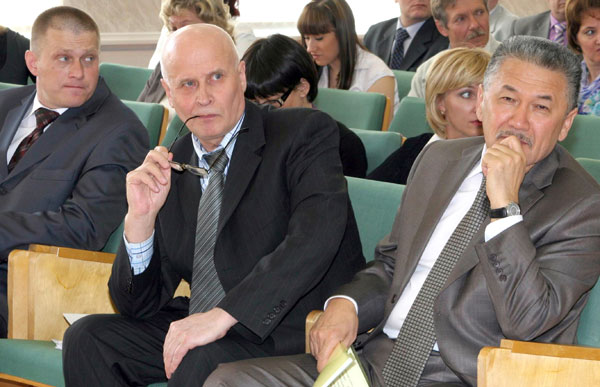  (справа налево) А. Тян, В. Крайнов и С. Санюкович