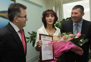 (слева направо) В. Тукмаков, Е. Поздеева и глава администрации МР «Усть-Цилемский» А. Чупров