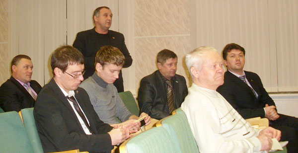 участники конференции (крайний слева – гл. инженер Усинского РУ «Торговый дом «ЛУКОЙЛ» И. Силивончик)