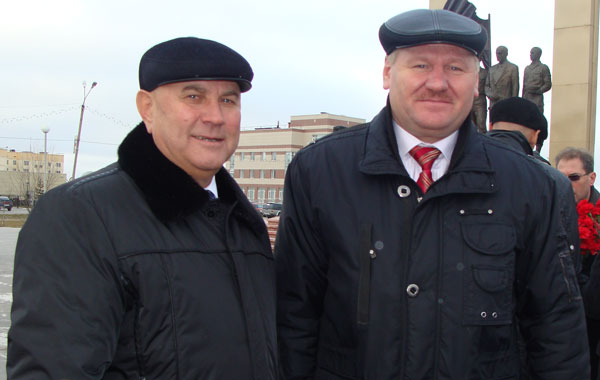 В. Безрук (слева) и П. Байда