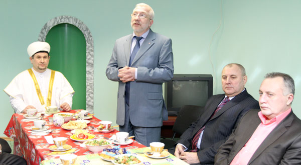 (слева направо) Валиахмад хазрат Гаязов, Д. Несанелис, В. Безрук и А. Ахмеджанов