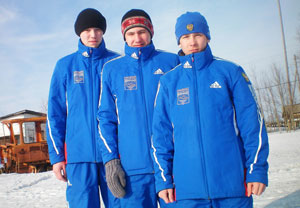 (слева направо) лыжники Иван Кисляков, Дмитрий Носов и Владислав Габов в новой форме