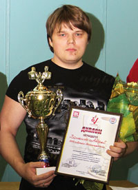 А. Зоненко – победитель соревнований по армрестлингу в самой престижной весовой категории