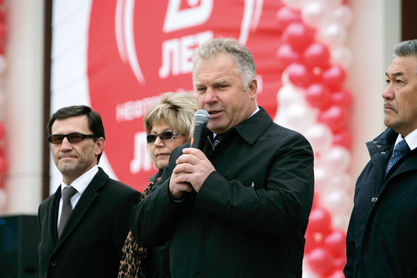 (слева направо) А. Хабибуллин, Н. Ивченко, П. Оборонков и А. Тян на церемонии открытия конкурса