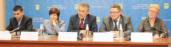(слева направо) С. Халимуллин, Т. Николаева, А. Тян, И. Смирнов и Е. Гайдаш