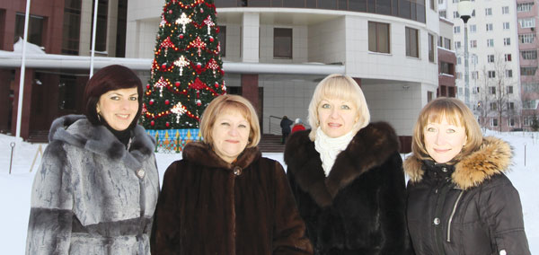 (слева направо) Т. Кучерявая, Т. Полякова, Т. Капийчук и Т. Ганноченко