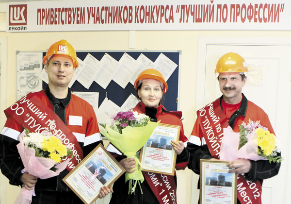 победители в номинациях (слева направо) А. Зинатуллин, А. Трембицкая и В. Безлюдов