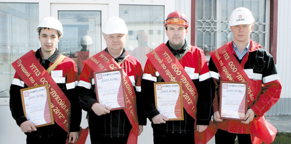 Победители в номинациях (слева направо): А. Миннигалиев, Н. Кислица, С. Добряков
