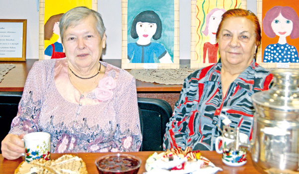 Мамы-юбиляры З. Блягоз (слева) и А. Комиссарова