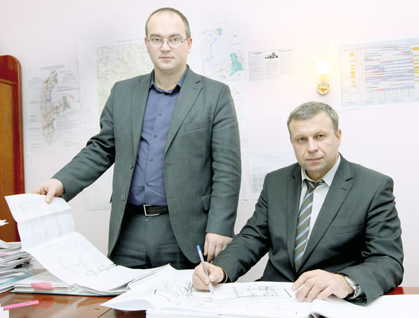 Р. Обложок (слева) и В. Ефимов