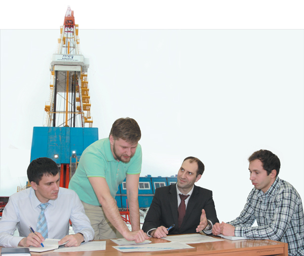 Совещание с подрядчиками (третий слева – П. Чигладзе)