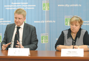 Ю. Бабак и И. Орлова дают пресс-конференцию