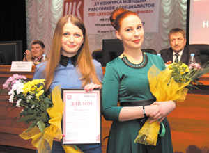 Победители конкурса Д. Жарова (справа) и О. Нимак