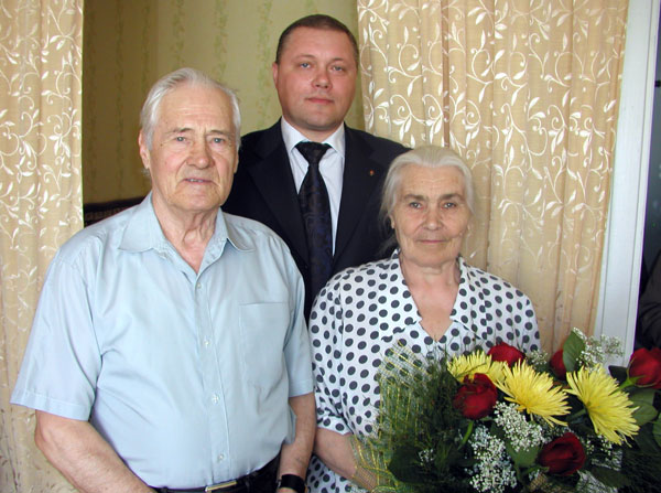 Н. Лисовенко и его супруга Антонина Федоровна с И. Силивончиком