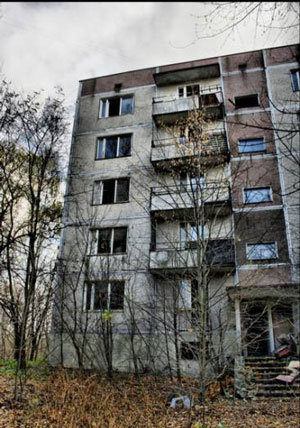 построенный возле ЧАЭС город атомщиков Припять до сих пор зияет пустыми глазницами окон