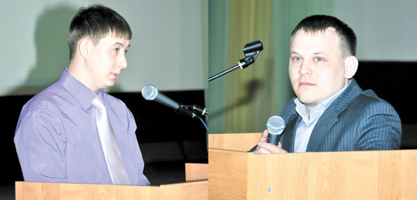 Р. Сафин и Р. Нигаматьянов (слева направо) во время выборов депутатов парламента