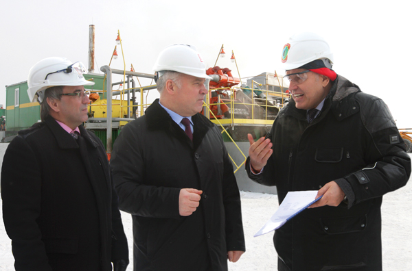 (слева направо) Р. Пивовар, П. Оборонков и А. Курченко